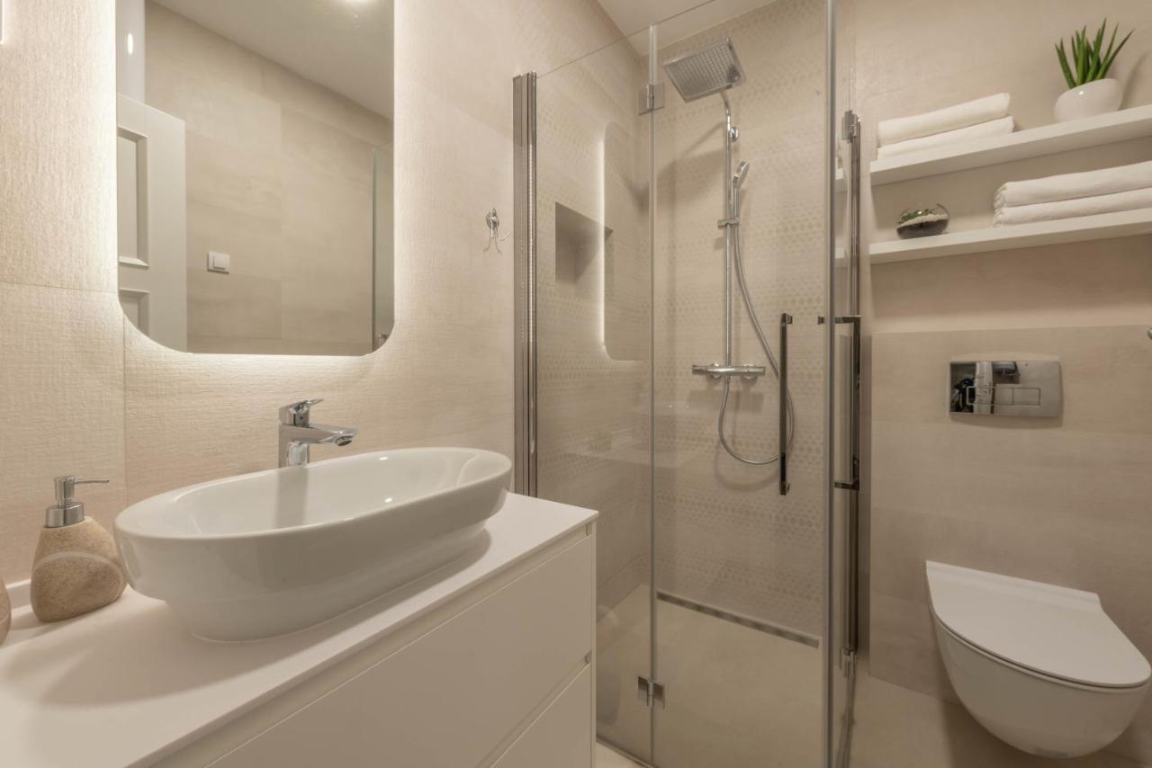 Sasha Di Cattaro - Old Town Lux Apartment Exterior photo
