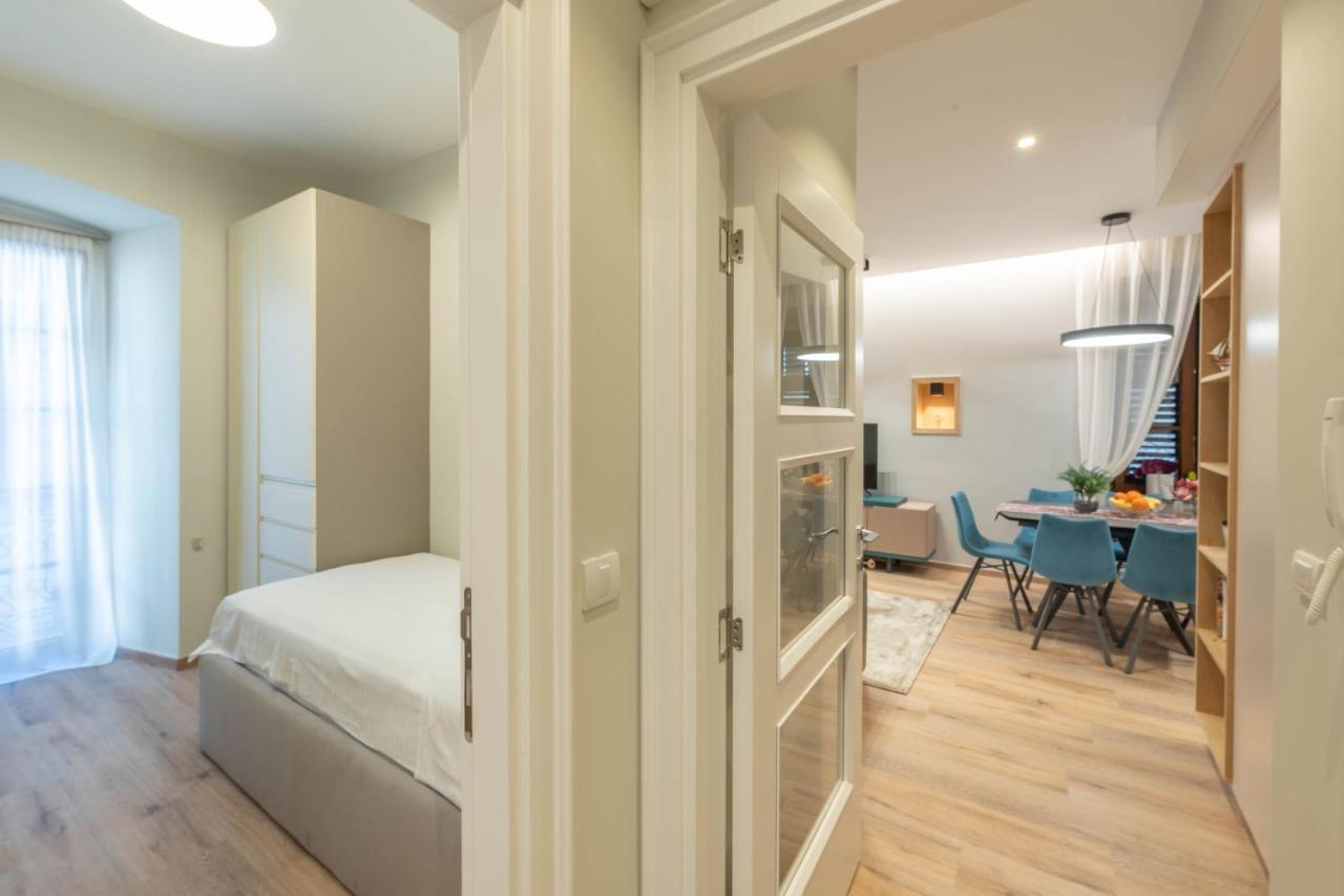 Sasha Di Cattaro - Old Town Lux Apartment Exterior photo