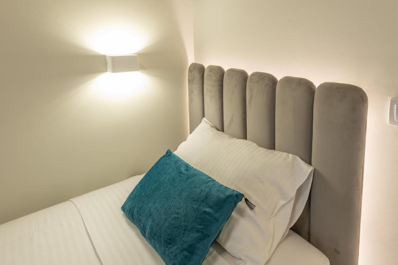 Sasha Di Cattaro - Old Town Lux Apartment Exterior photo