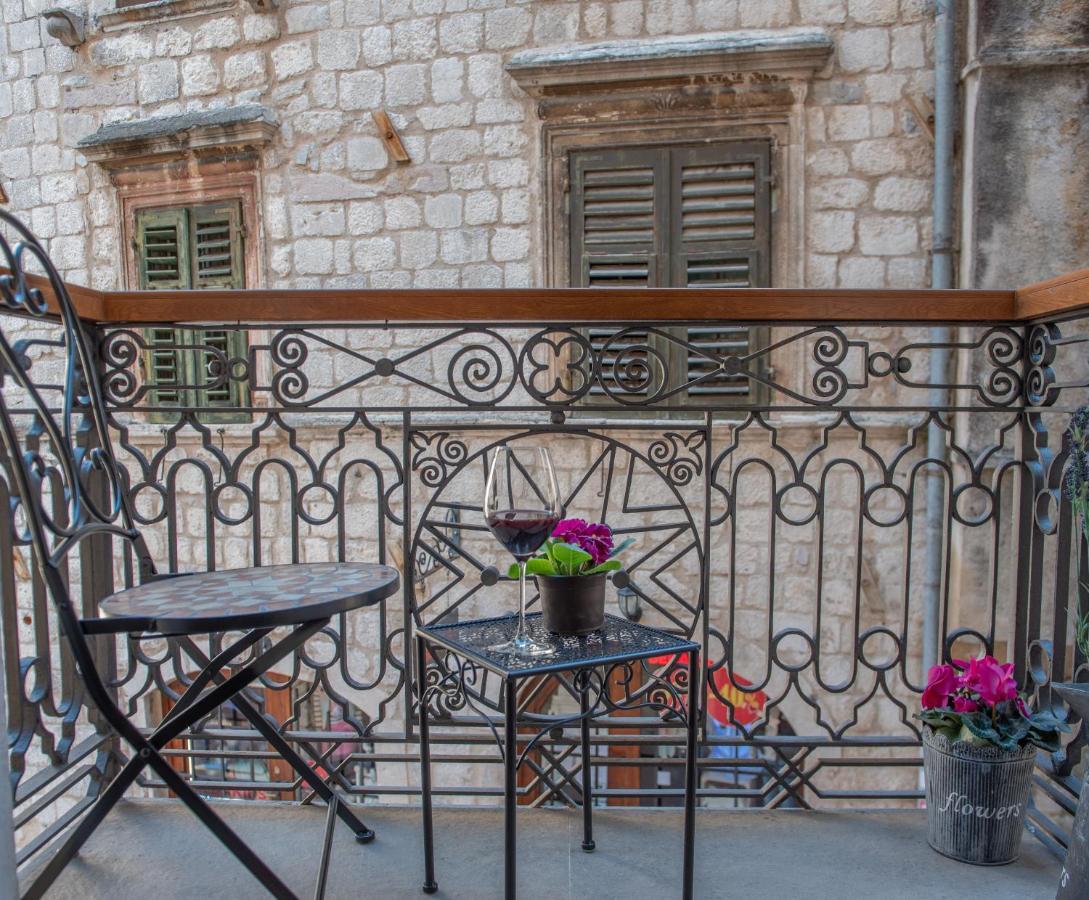 Sasha Di Cattaro - Old Town Lux Apartment Exterior photo