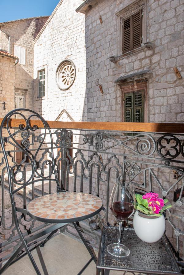 Sasha Di Cattaro - Old Town Lux Apartment Exterior photo