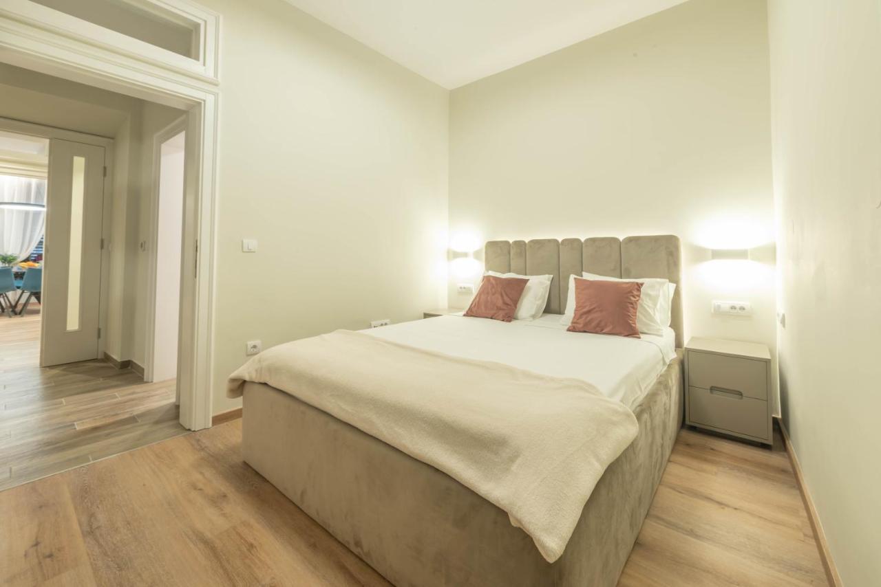 Sasha Di Cattaro - Old Town Lux Apartment Exterior photo