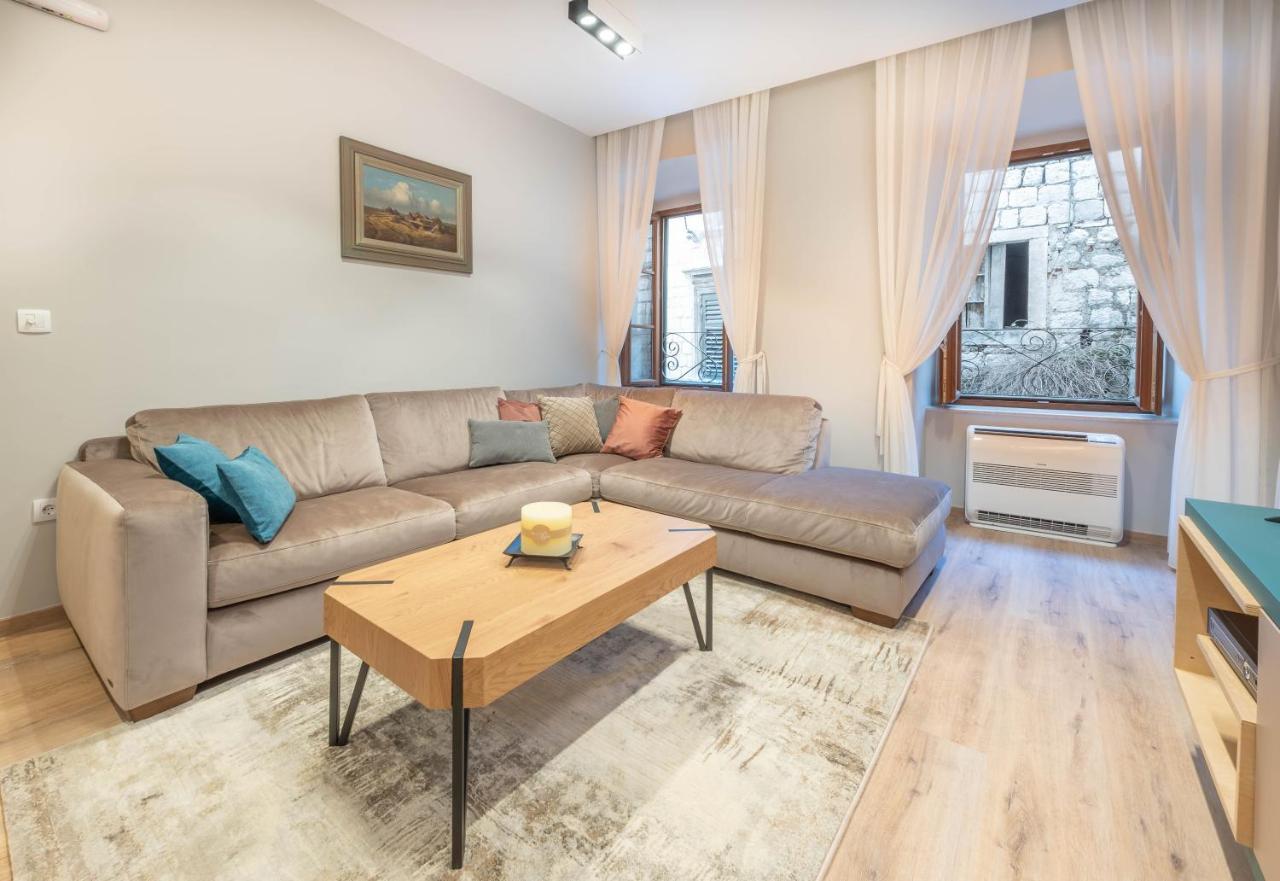 Sasha Di Cattaro - Old Town Lux Apartment Exterior photo